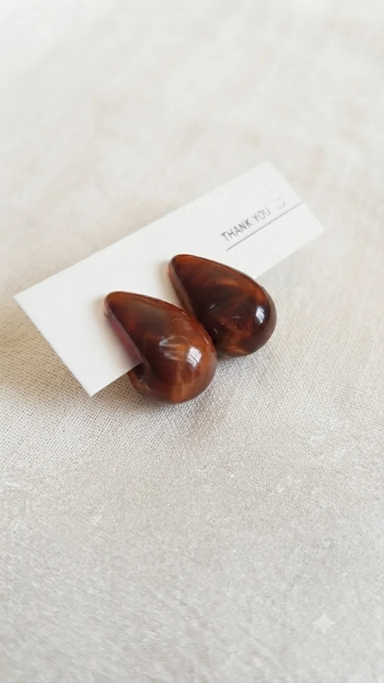 Chunky Creolen-Ohrstecker in Tortoise / Schildpatt für Frauen