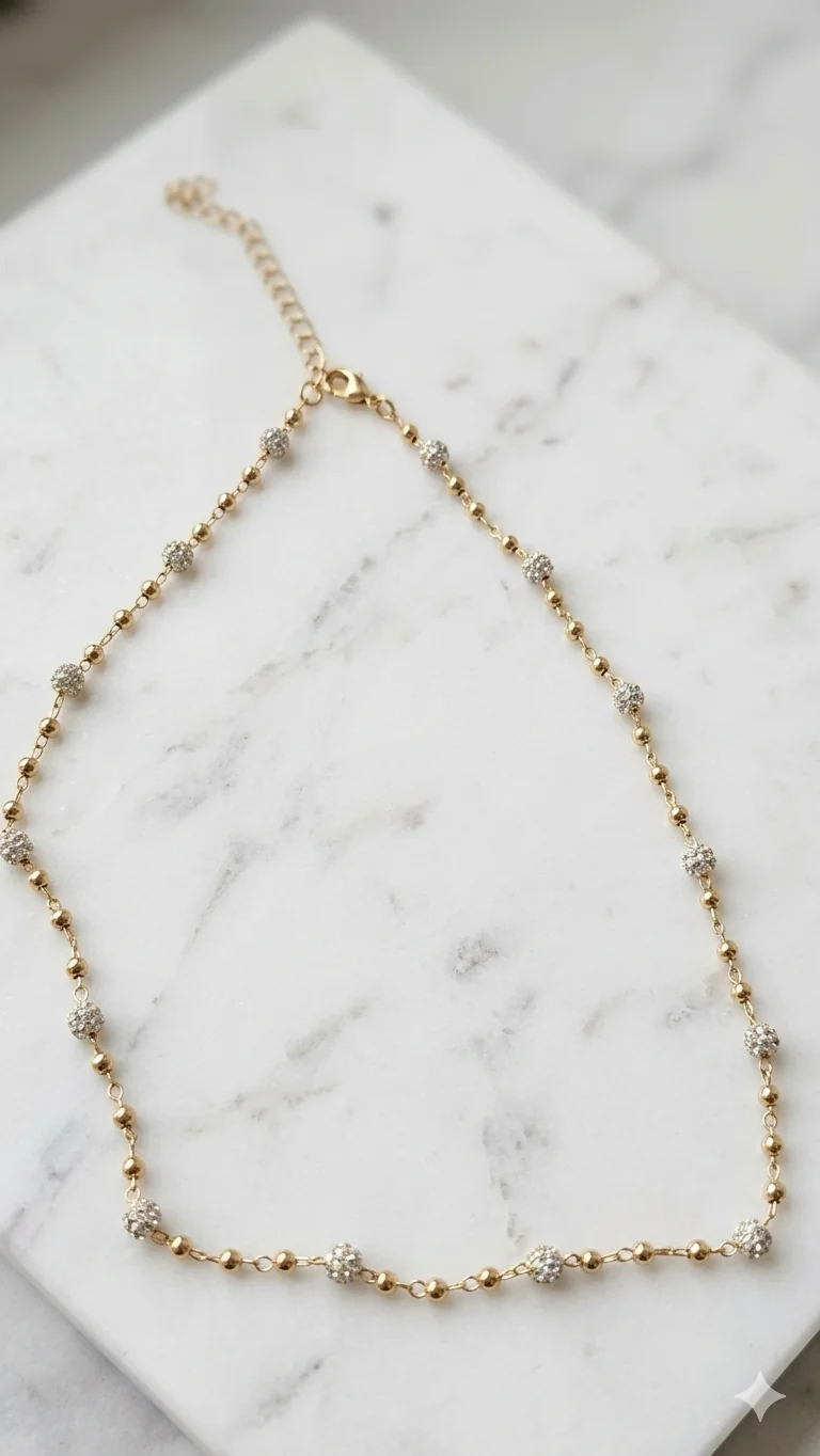 Elegante Kugel-Halskette mit Glitzer-Elementen in Gold-Optik – Stylischer Modeschmuck  (Für Frauen)