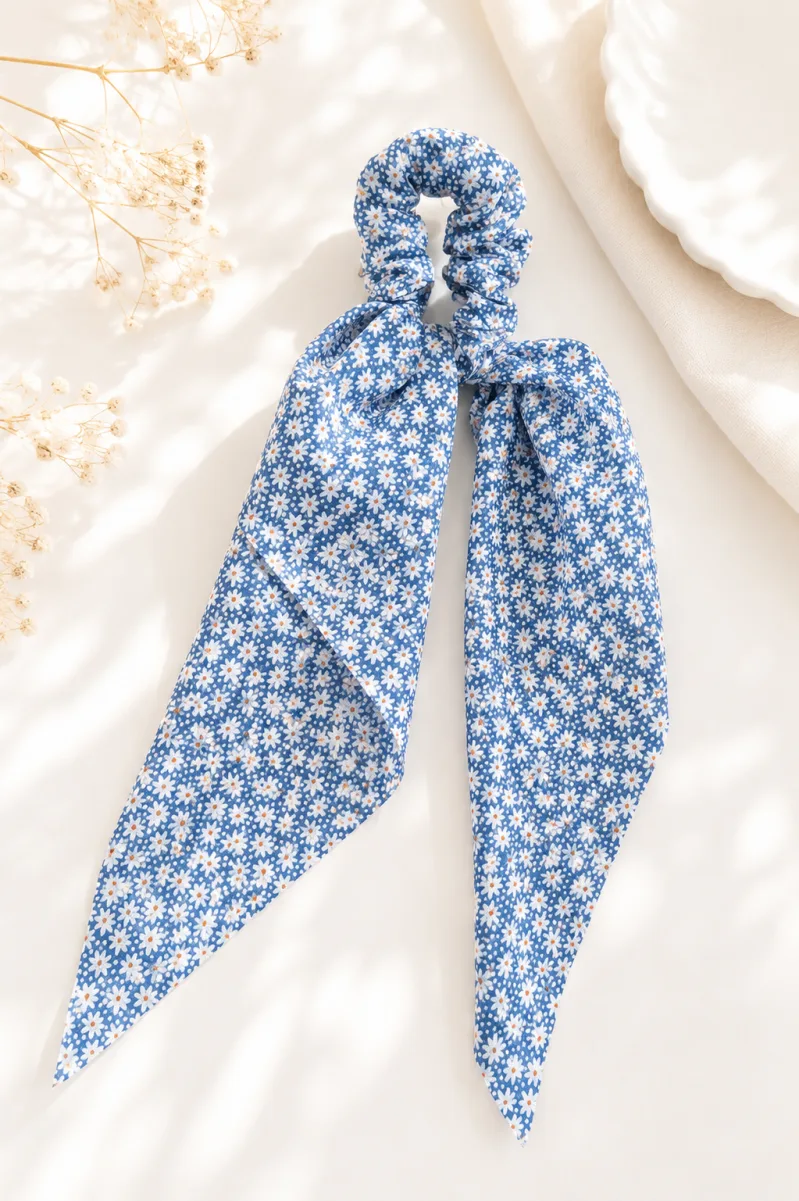 Florales Schal-Scrunchie „Daisy“