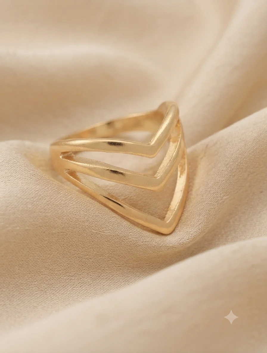 „Geometric Arrow“ (19 mm, Gold-Optik) für Frauen