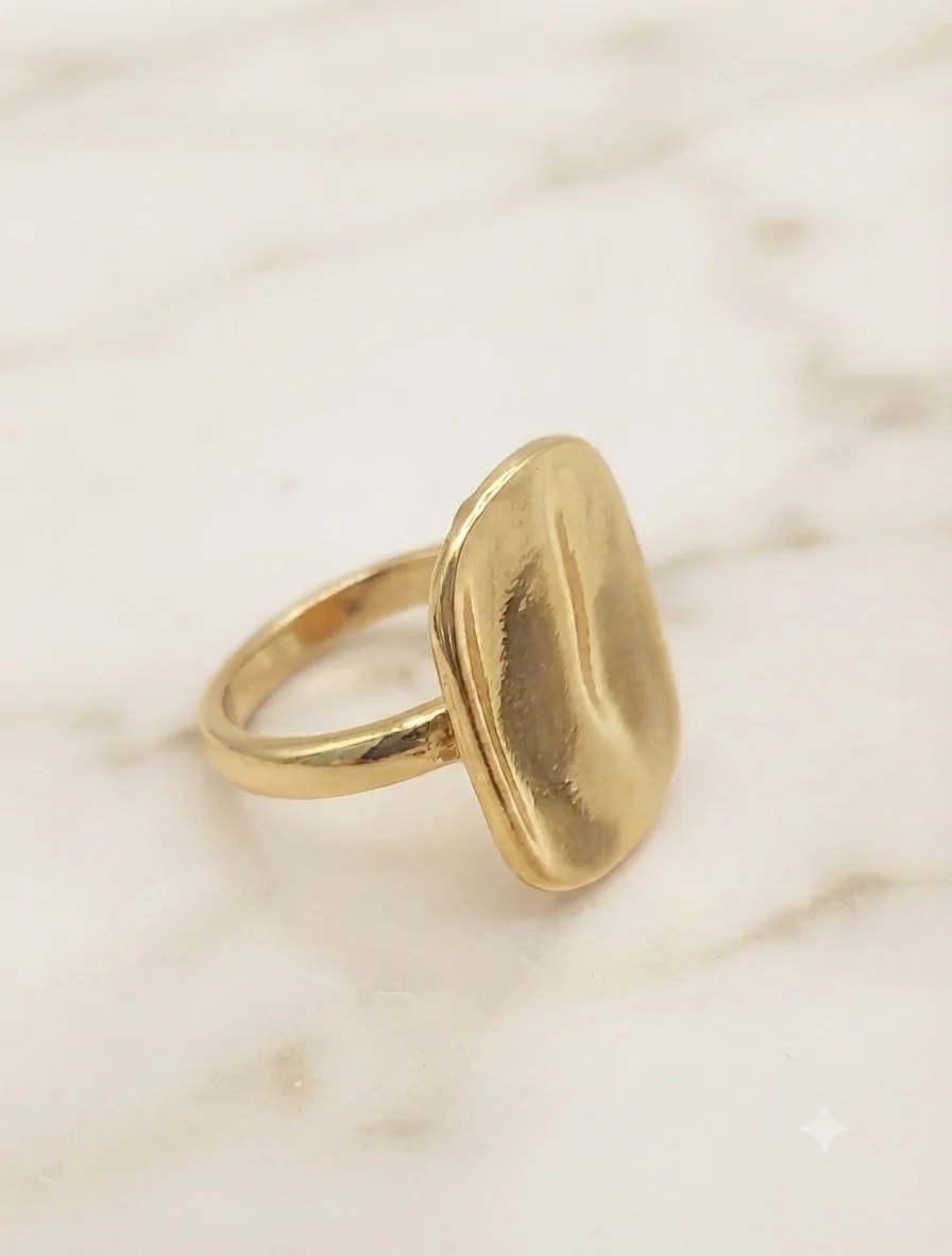 „Golden Pebble“ (18 mm, Gold-Optik) für Frauen