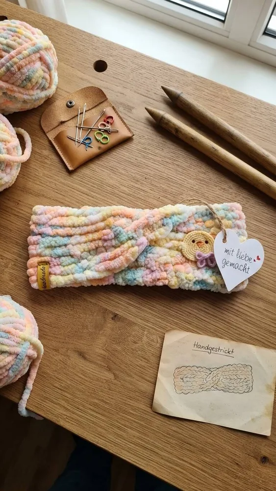 Handgehäkeltes Baby- & Kleinkind-Stirnband „Sunny Chick“ im Pastell-Mix