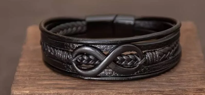 Herren Lederarmband „Infinity“ in Tiefschwarz (Mehrlagig)